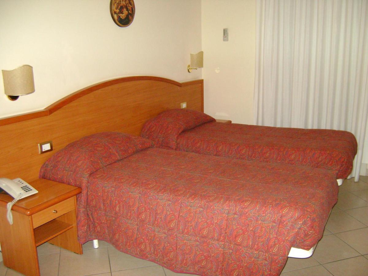 Hotel Continental Pozzallo Room photo