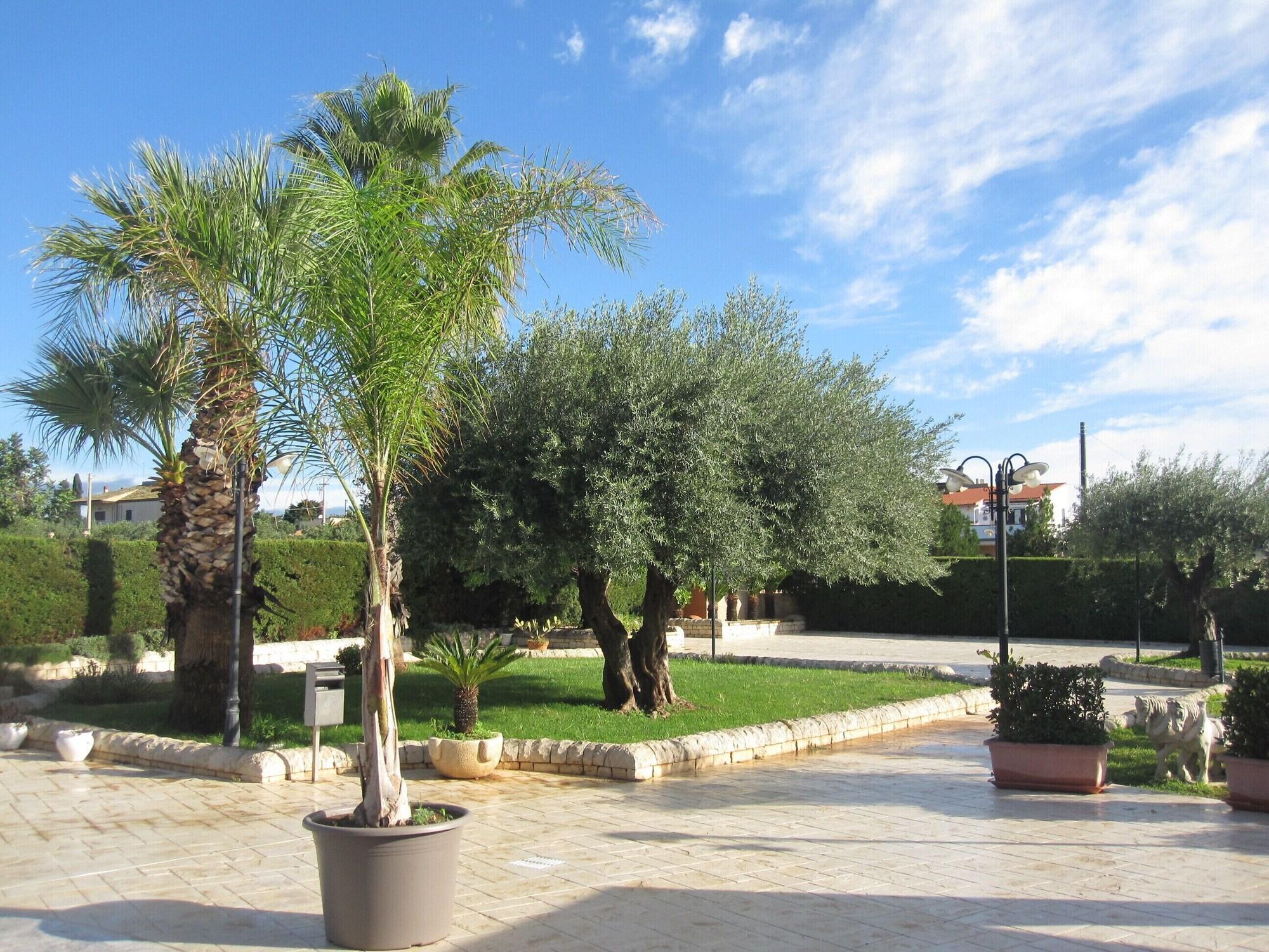 Hotel Continental Pozzallo Exterior photo