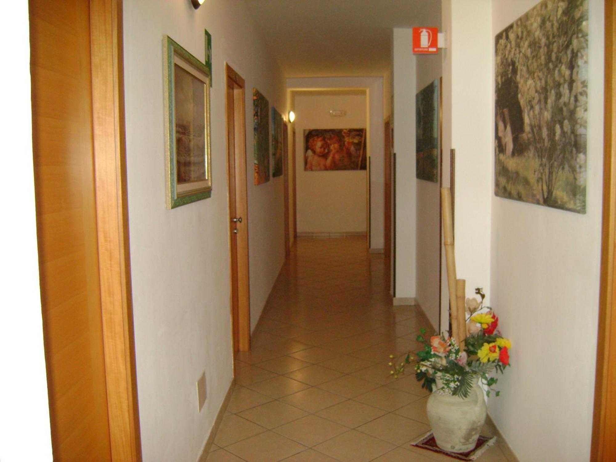 Hotel Continental Pozzallo Exterior photo
