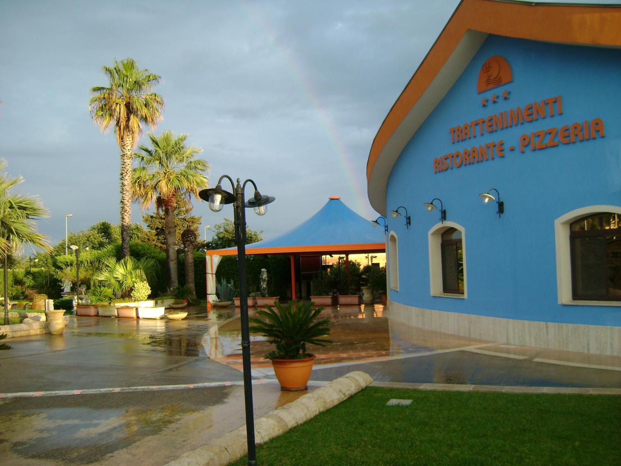 Hotel Continental Pozzallo Exterior photo
